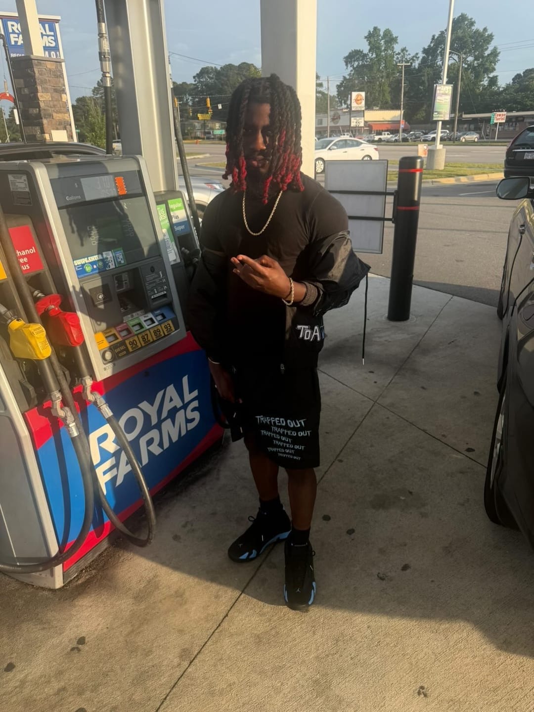 Customer photo review of Windbreaker Shorts - Black/Sky Blue