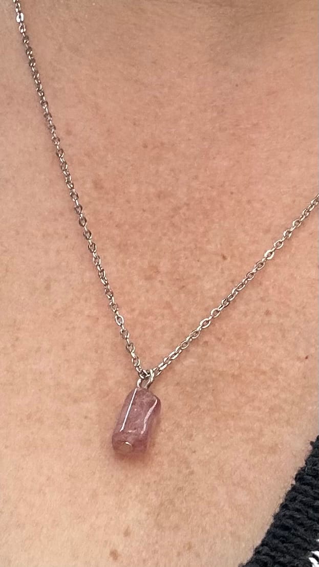 Customer photo review of Rosenquarz Halskette - Rohstein