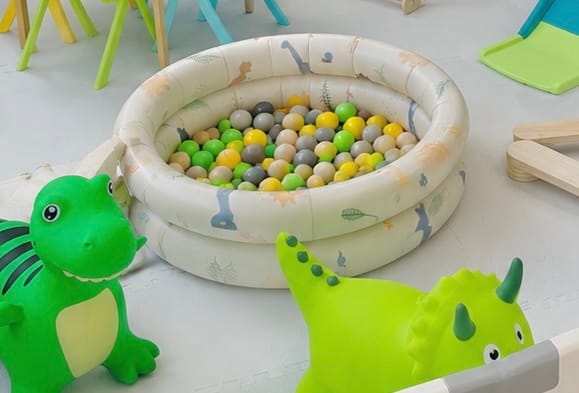 Customer photo review of Dino Playground con castillo con piscina de pelota. En Oferta.