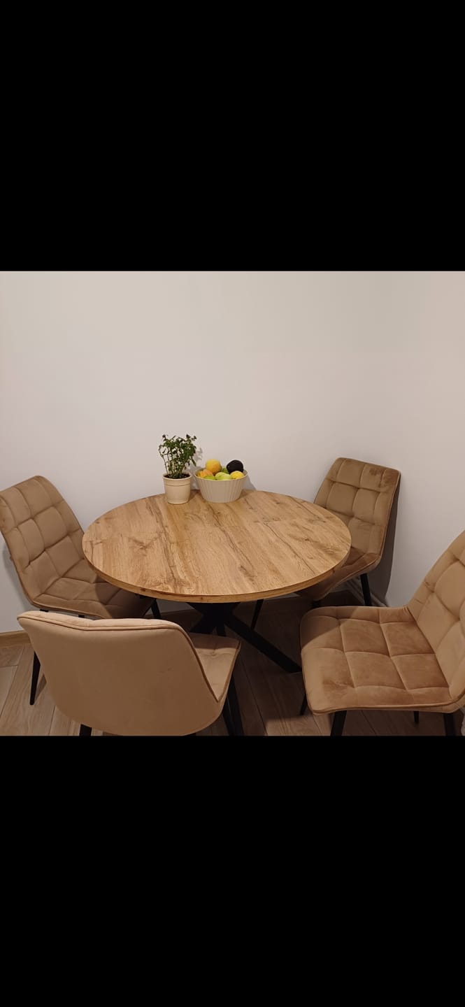 Customer photo review of Masa extensibila pentru sufragerie GASTON, stejar/negru, 100/135x100x75 cm