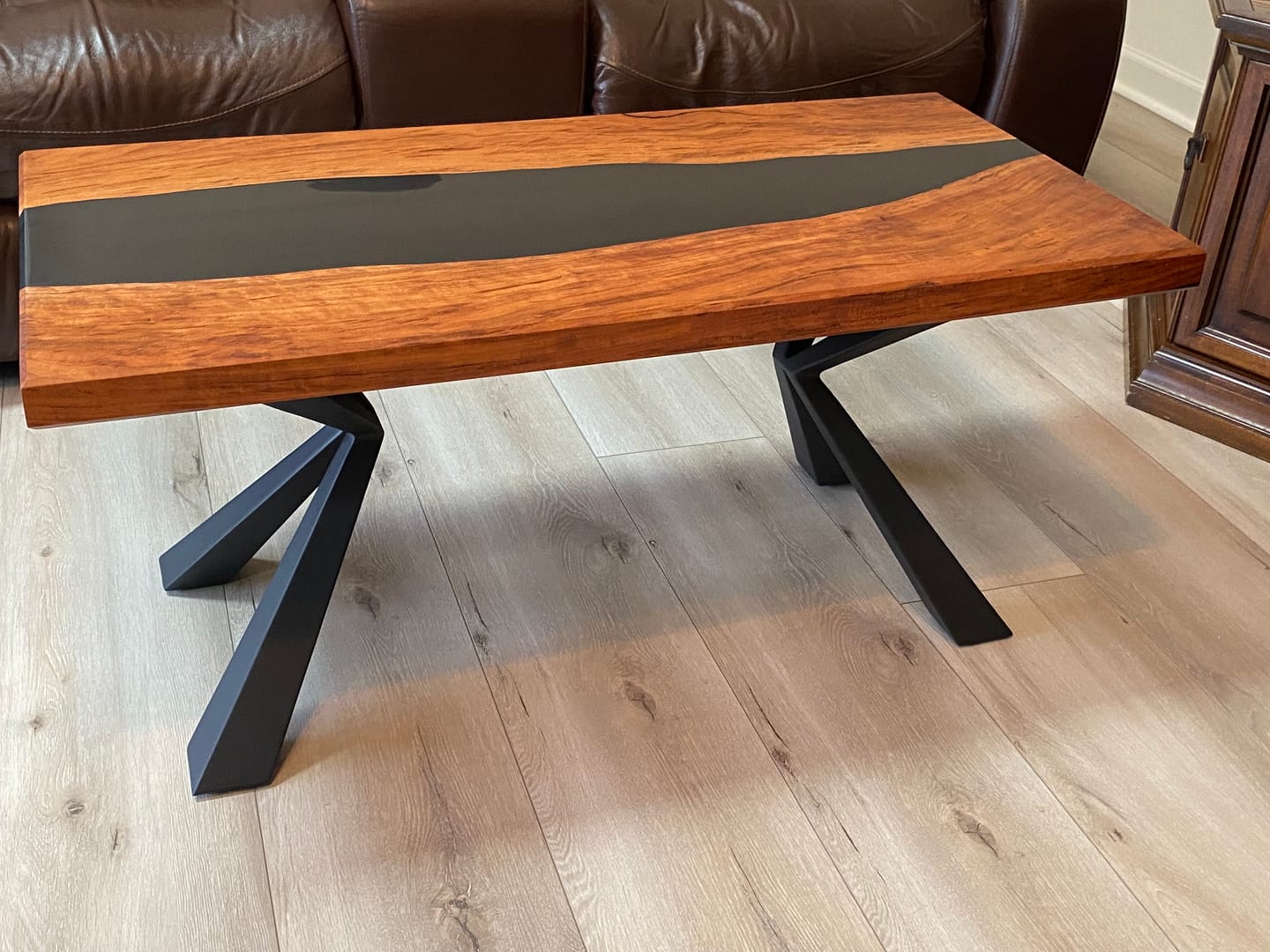 Customer photo review of Coffee Table Legs 125 Kheops 16.1" H Modern Metal Furniture