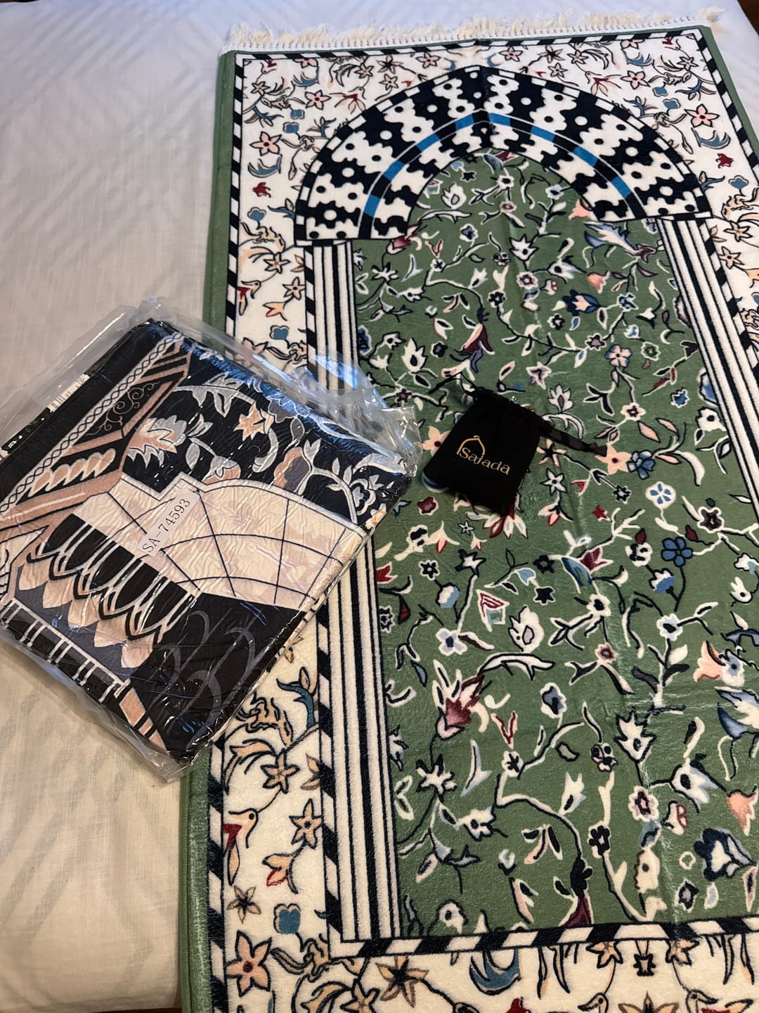 Customer photo review of Minbar Al Rawda Padded Prayer Mat