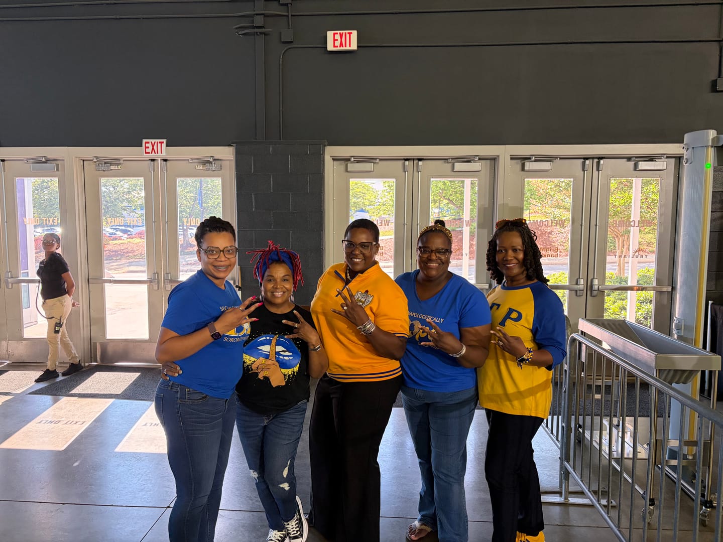 Customer photo review of SGRho Quarter Zip