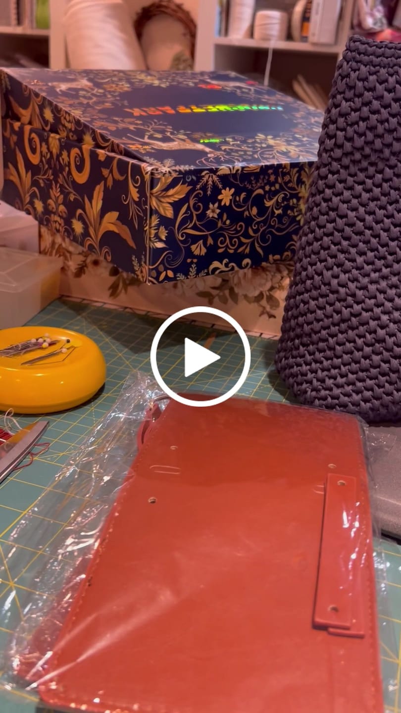 Customer video review of CrochetPark™ Crochet Urban classic Tote Kit