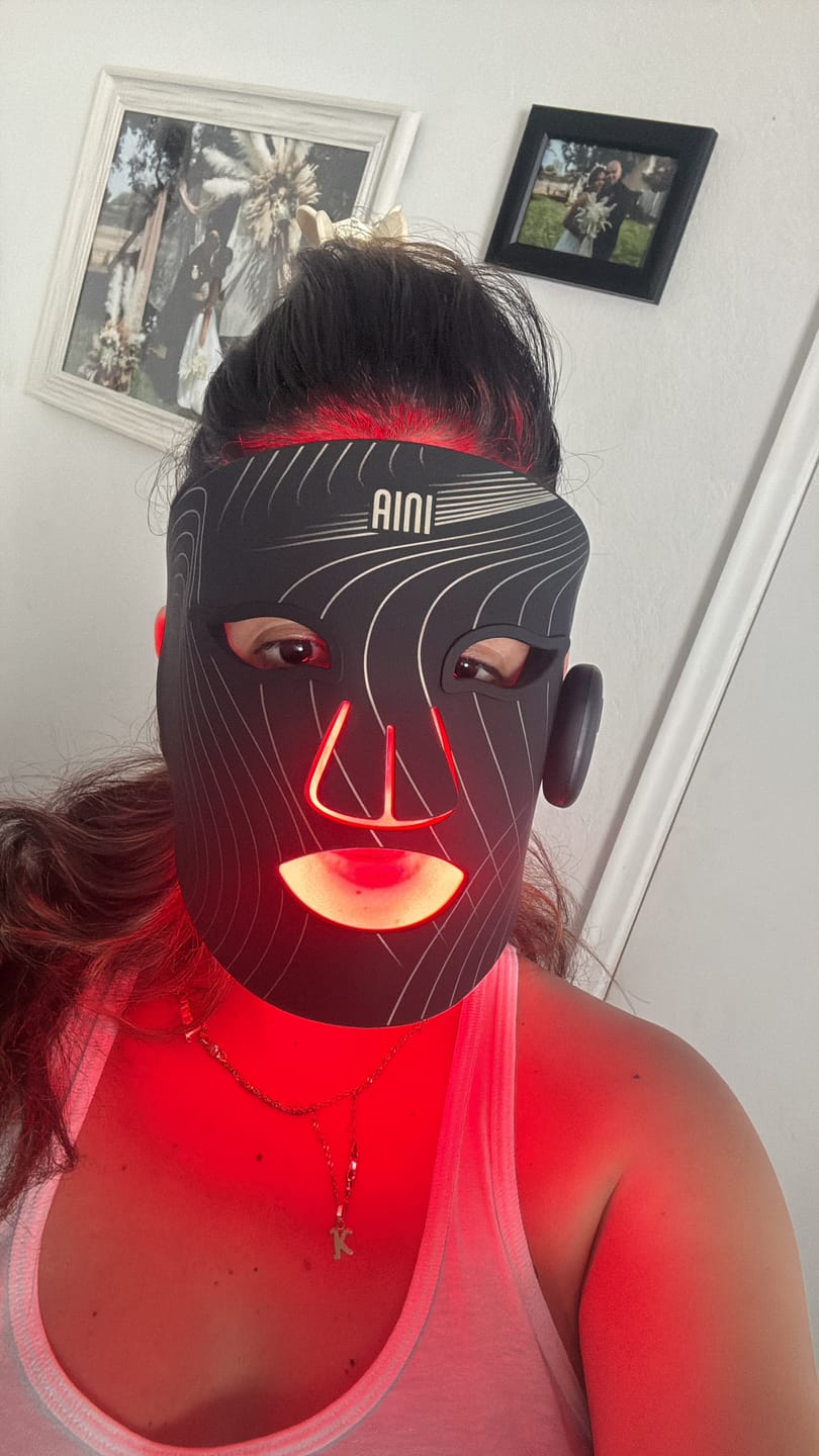 Customer photo review of INIA GLOW Wireless Red Light Therapy Mask