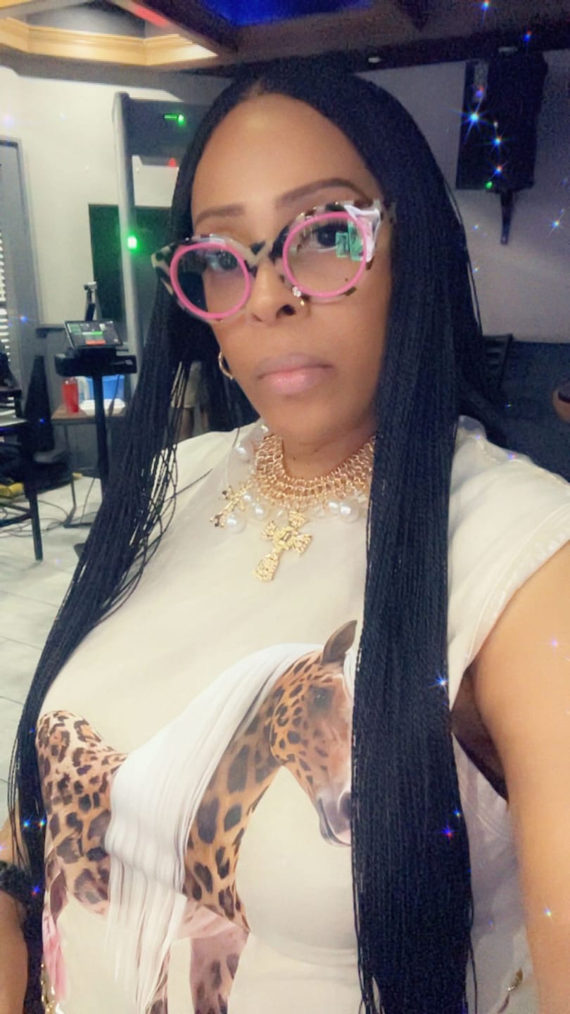 Customer photo review of Mica - 26" & 36" Pre Bleached Swiss HD Full Lace Knotless Micro Senegalese Twist Wig 799 Strands