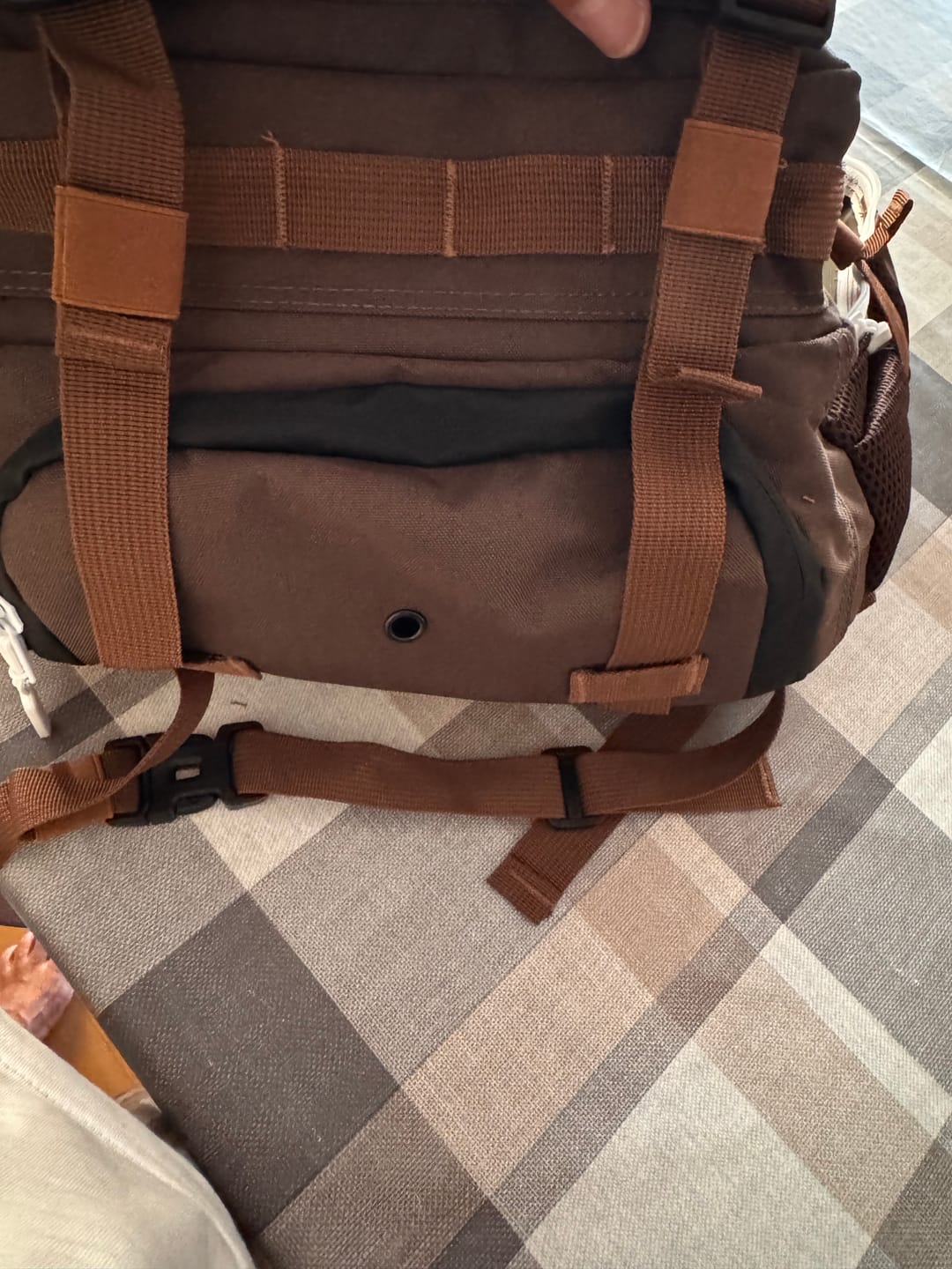 Customer photo review of Mochila Táctica V1 All In 45L Coffee
