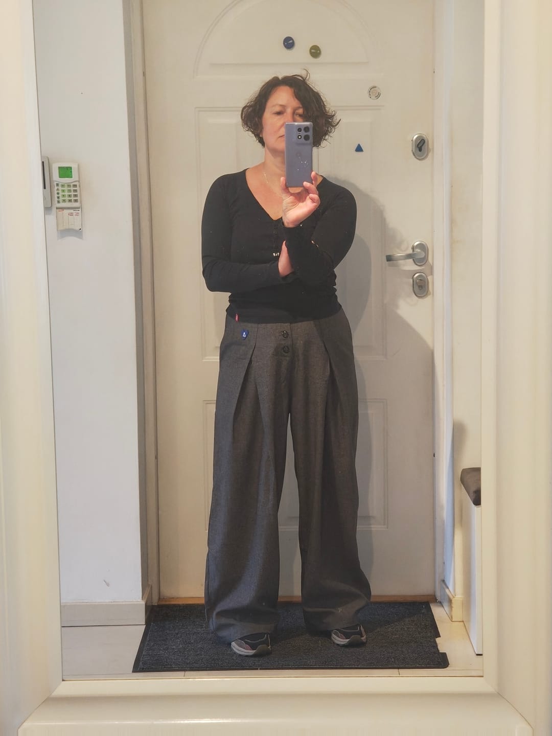 Customer photo review of Aelfric Eden Pleated Baggy Barrel Pants
