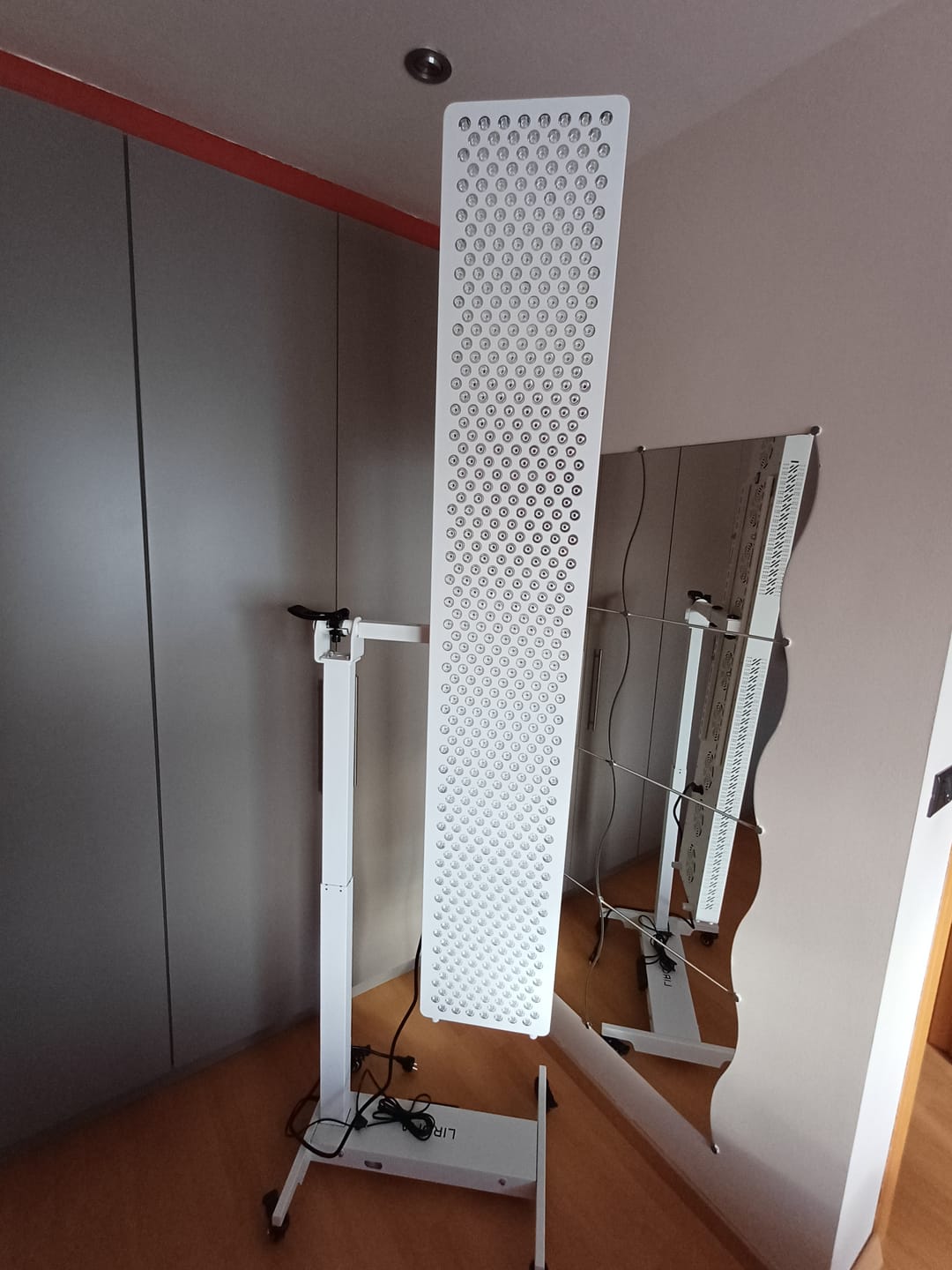Customer photo review of PrimeFORCE RL600 (Roodlichttherapie) – Ideaal voor thuis – Levensduur tot 100.000 uur - 180x30x7cm