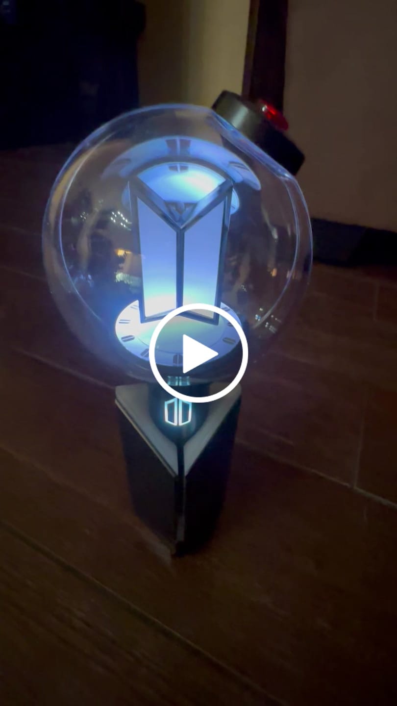 Customer video review of BTS - OFFICIAL LIGHT STICK VER.4