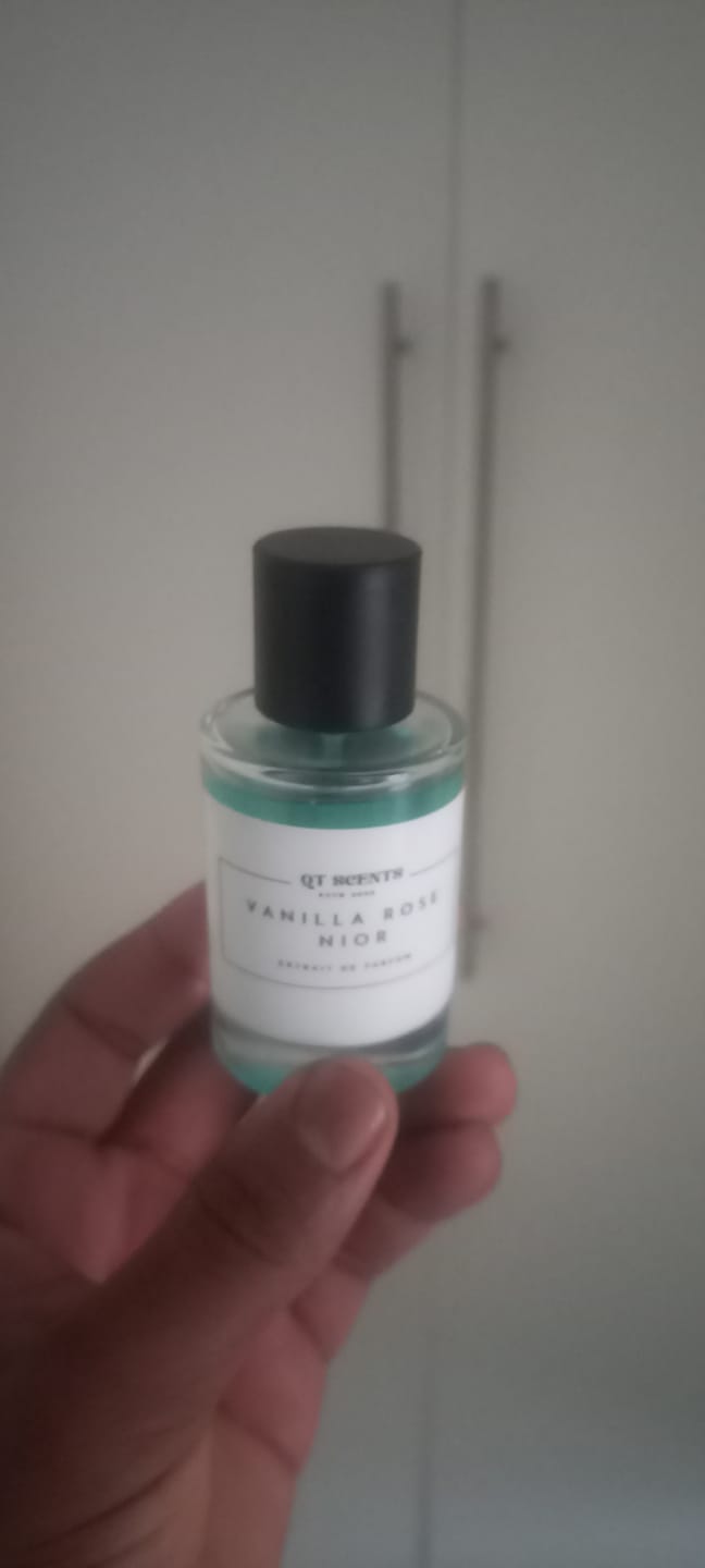 Customer photo review of Vanilla rose nior  unisex- Inspired by oud satin mood by Maison Francis Kurkdjian