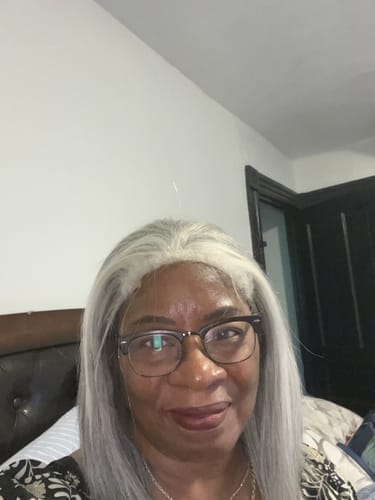 Customer photo review of Luvwin 4C Edges Salt & Pepper More Salt Highlight Front Glueless Straight Wig