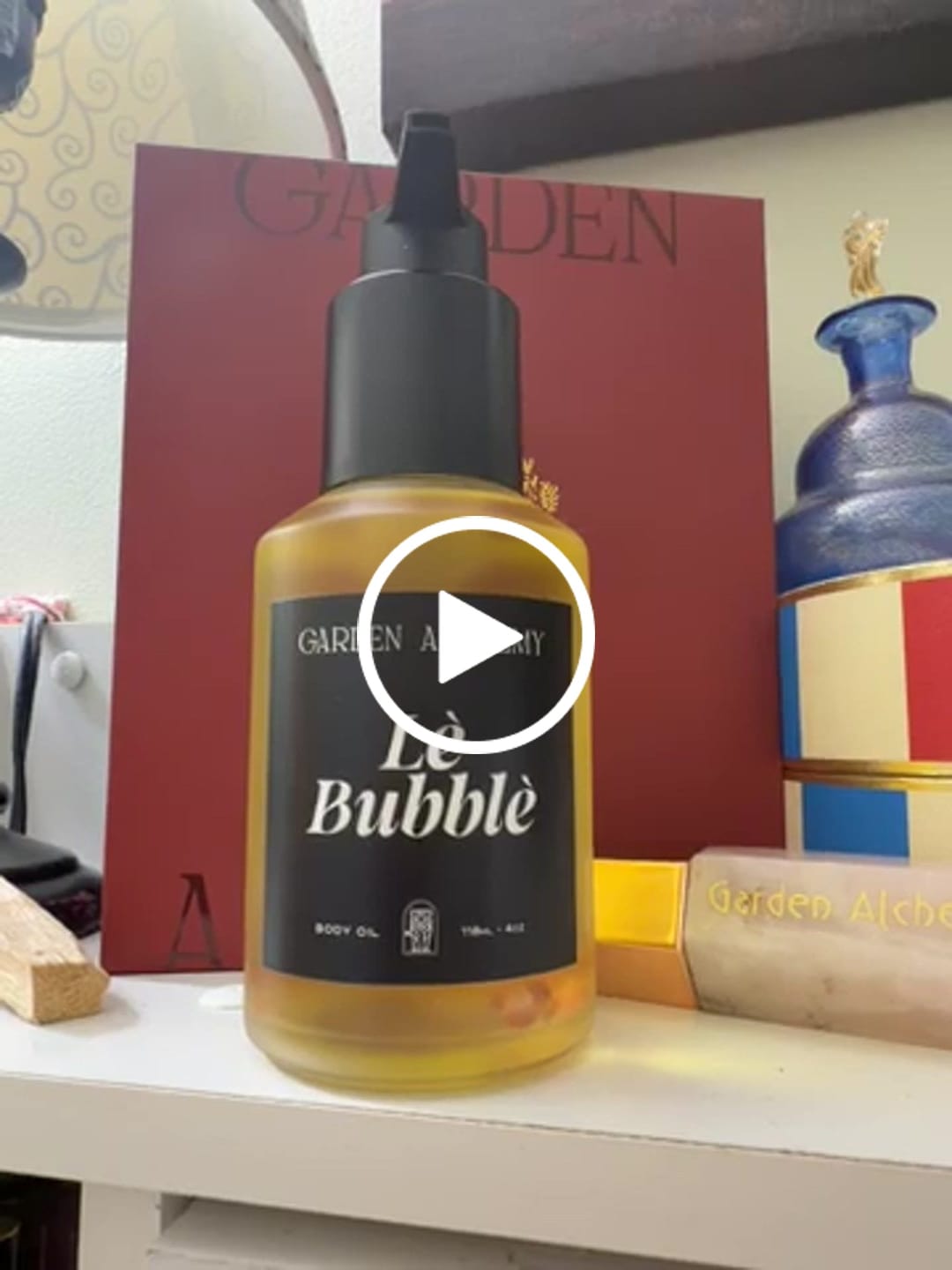 Customer video review of LE BUBBLÈ BODY OIL