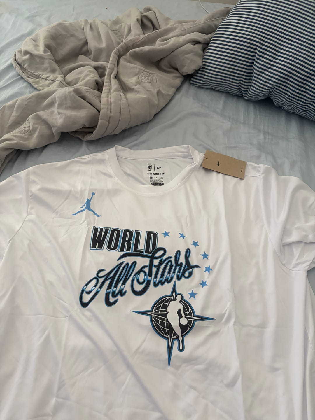 Customer photo review of חולצת NBA דני אבדיה אולסטאר – WORLD לבן 2026 | HOOPERS