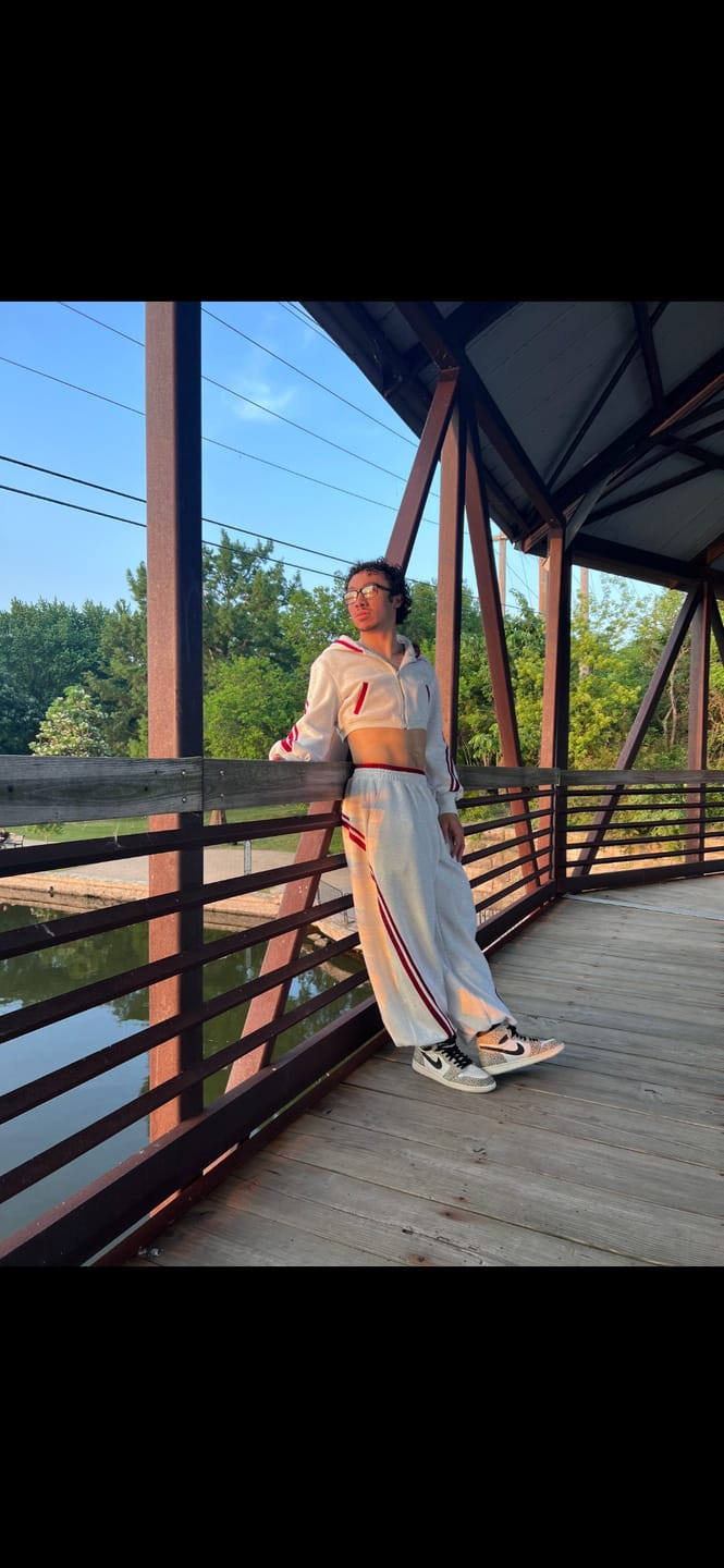 Customer photo review of Aelfric Eden Baggy Barrel Sweatpants
