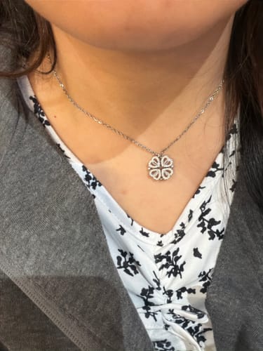 Customer photo review of Daphne Clover Necklace
