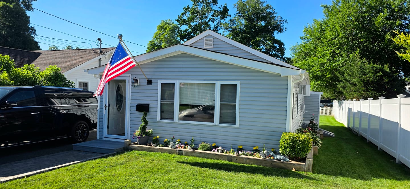 Customer photo review of 3' x 5' Betsy Ross Flag Set