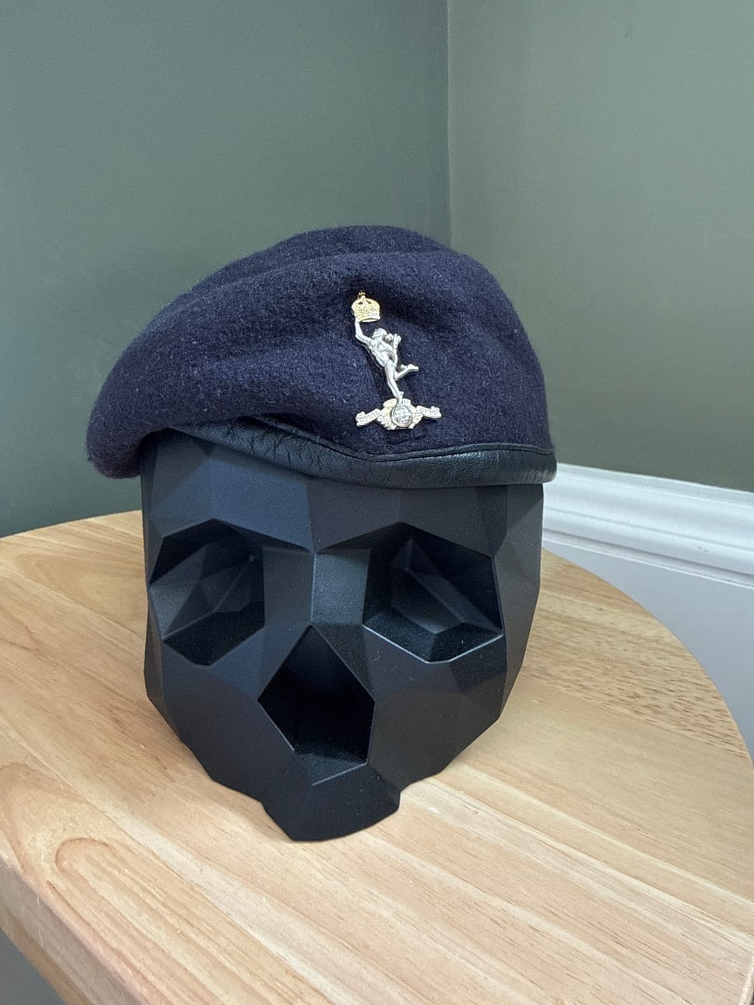 Customer photo review of Black Skull Stand
