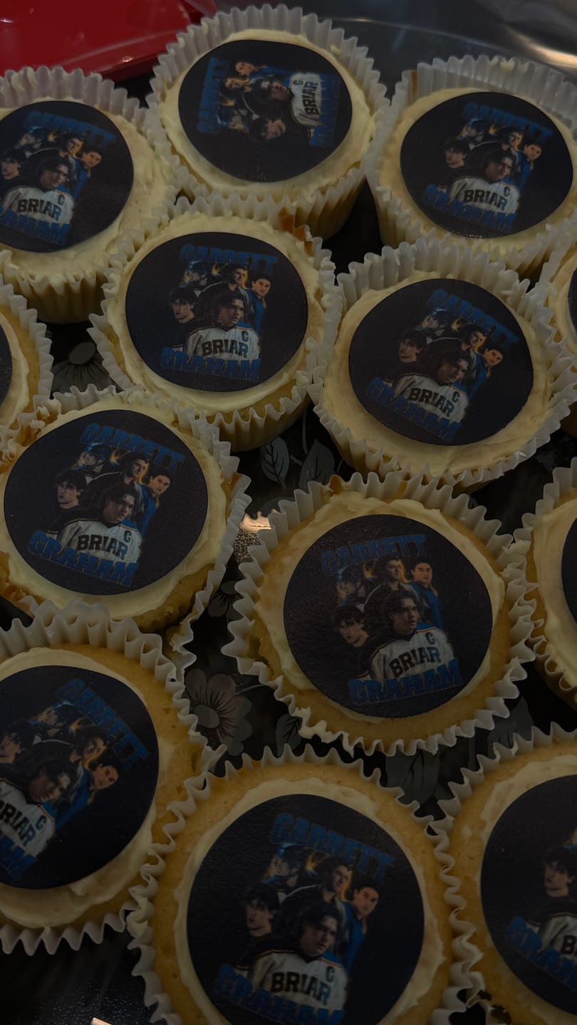 Customer photo review of 15 x 5 cm Pre-cut Standard Cupcake Custom Edible Icing Images