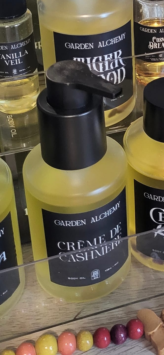 Customer photo review of CRÈME DE CASHMERE body oil