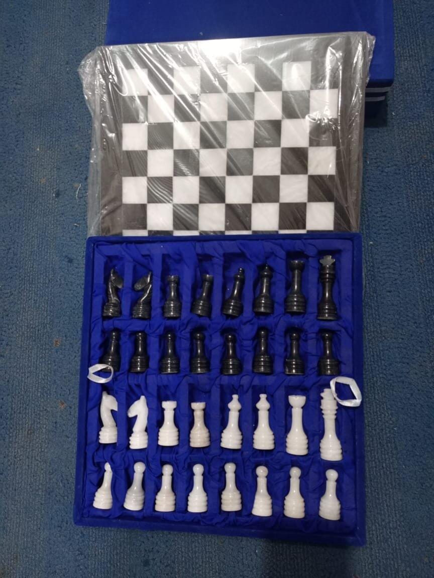 Customer photo review of Classic Elegance: Black & White Marble Chess Set