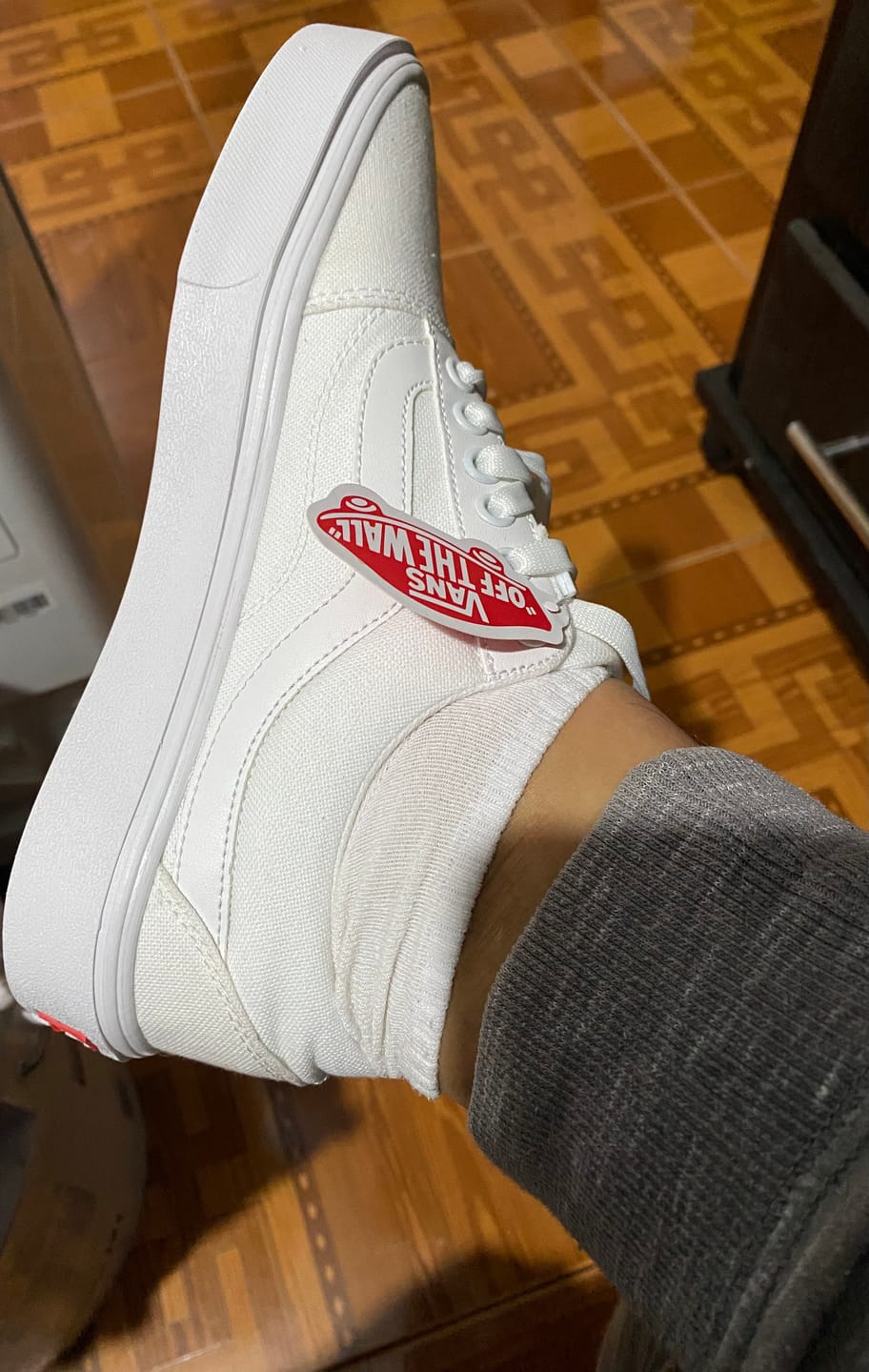 Customer photo review of Tenis 175 Choclo Blanco Total