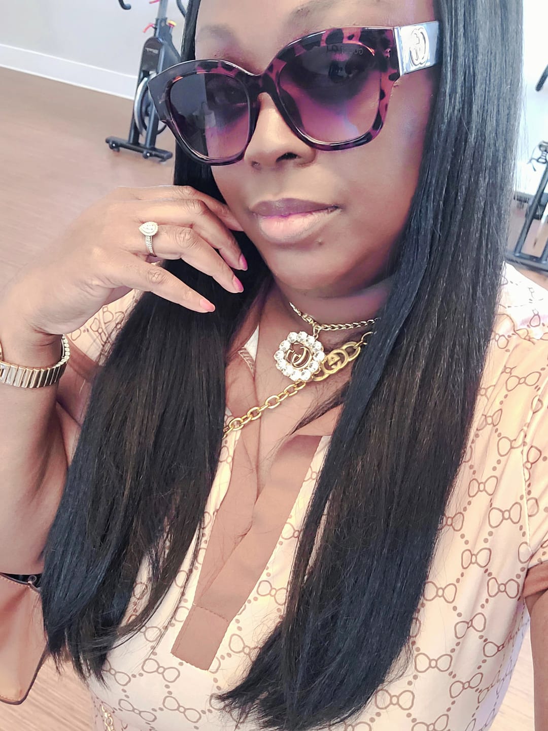 Customer photo review of Outre Quick Weave Flowair Half Wig - FLOW 2