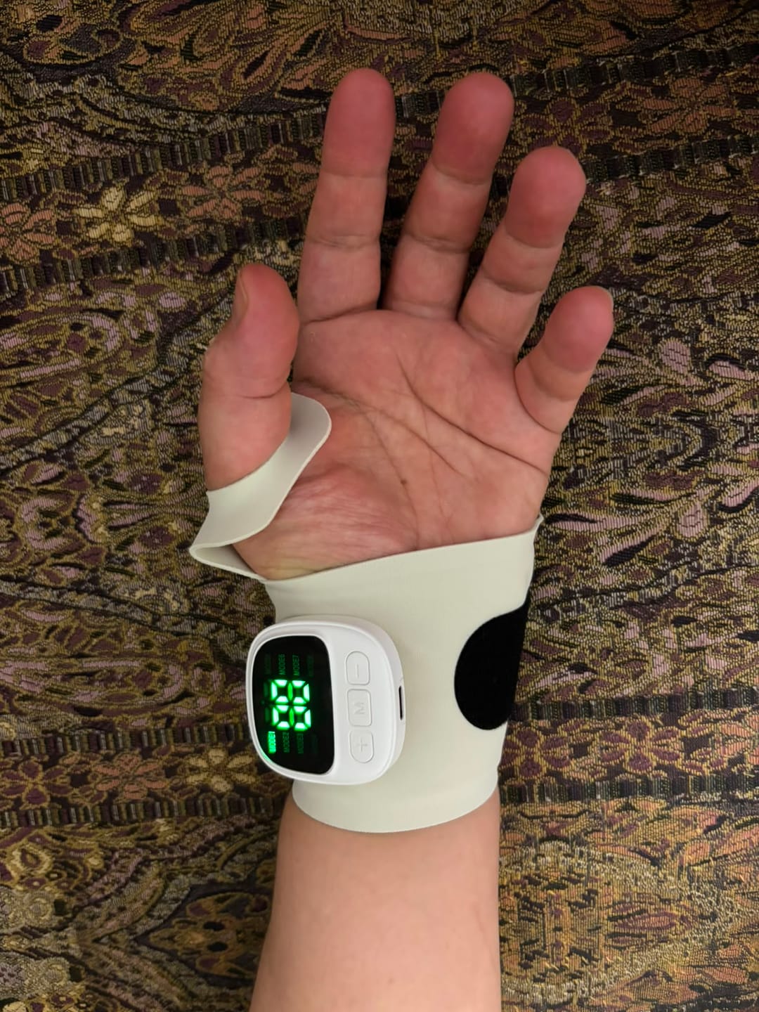 Customer photo review of Muñequera Terapéutica para Alivio de Mano