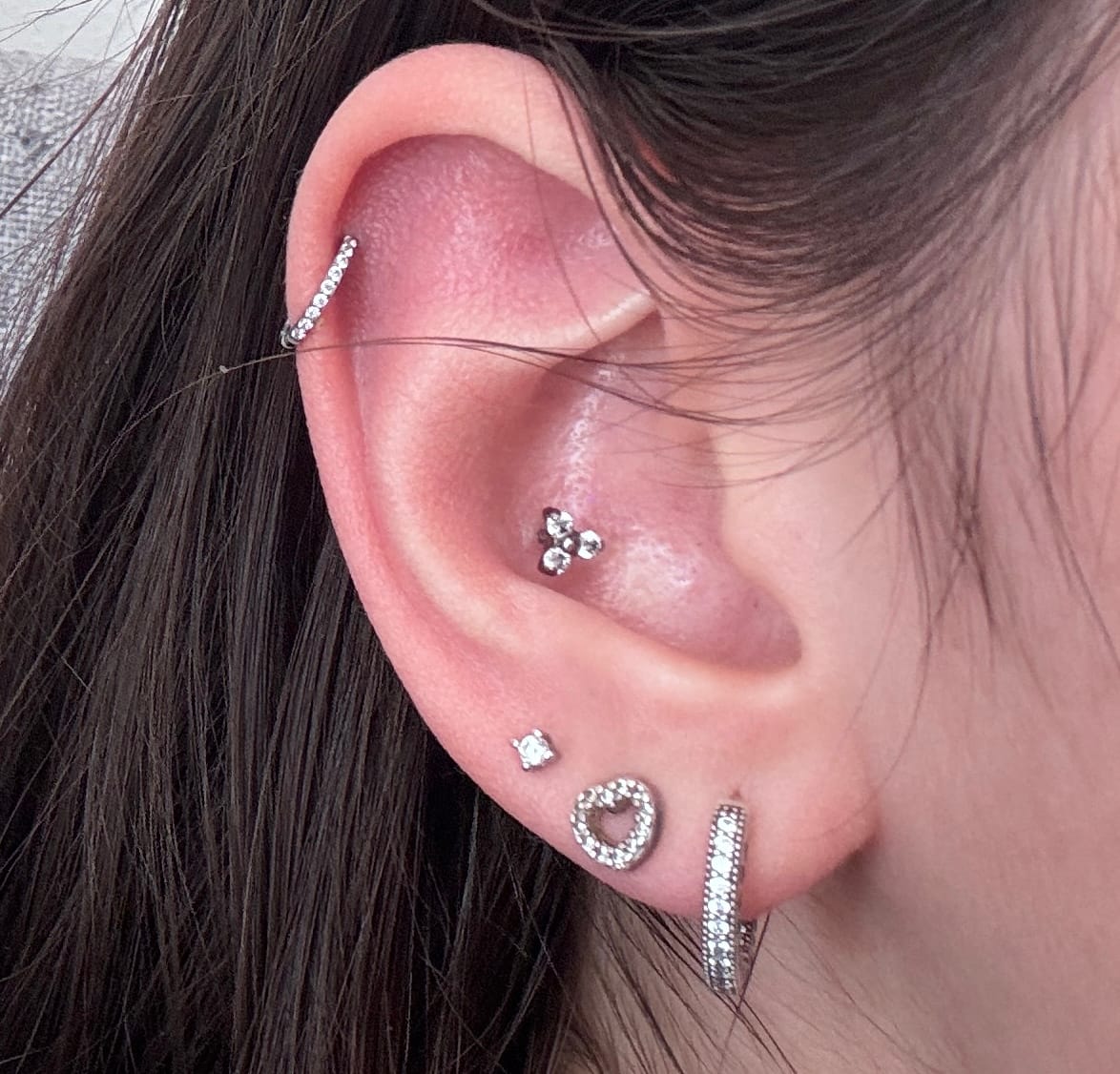 Customer photo review of Everyday Ear Party White/Silver