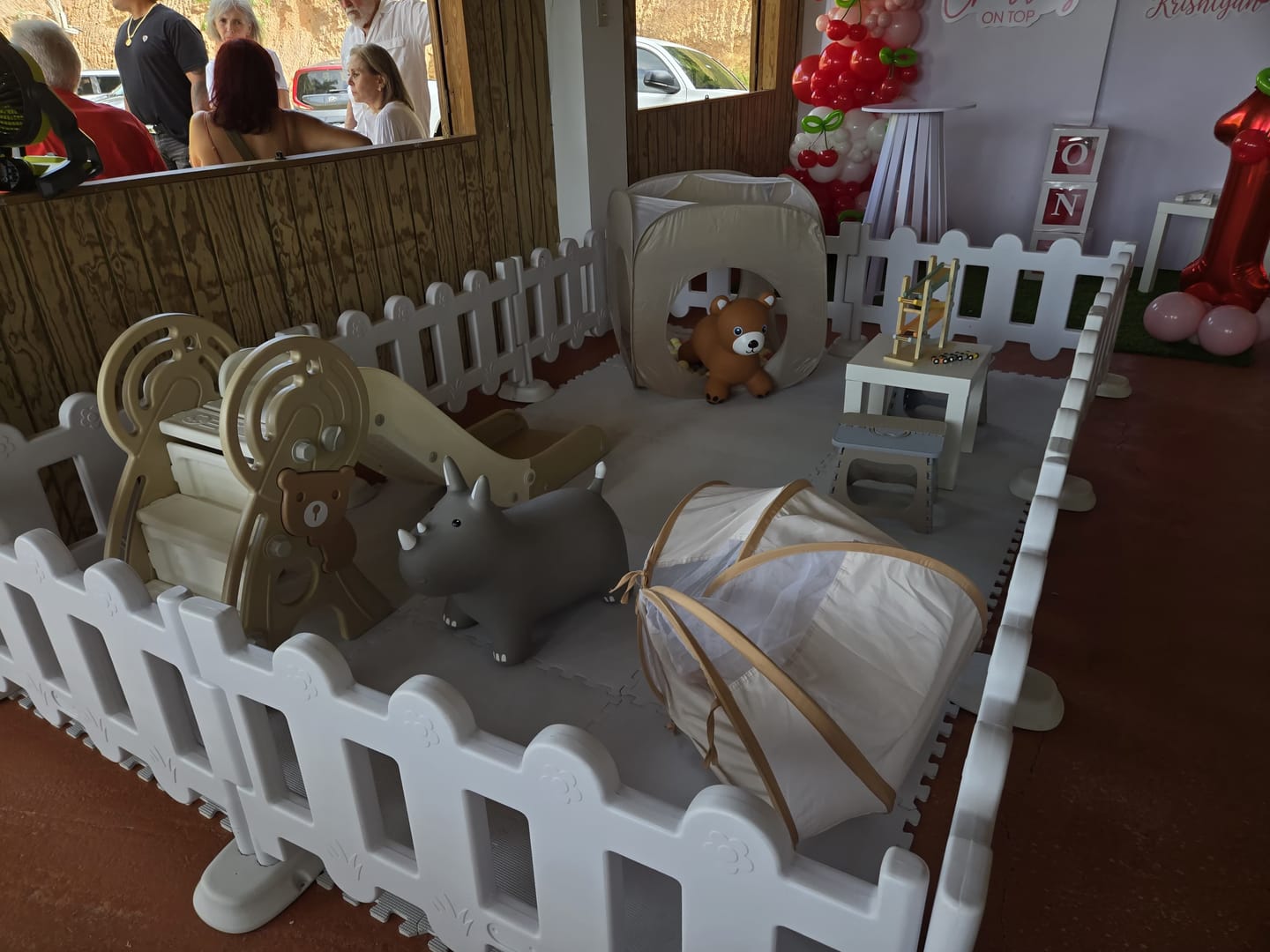 Customer photo review of Mini osito playground.