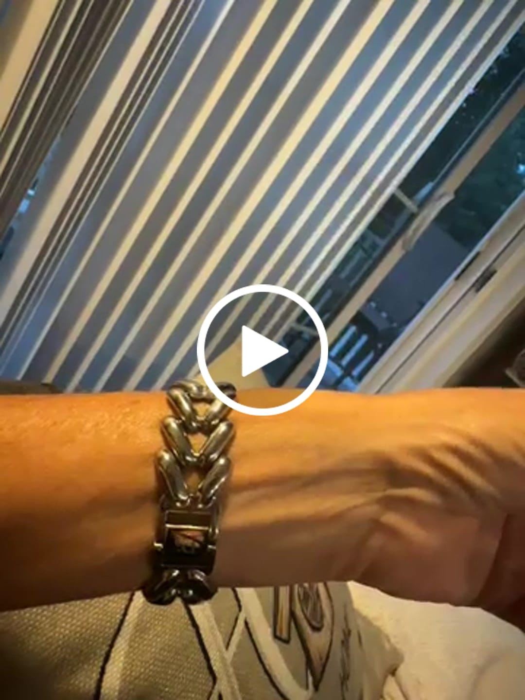 Customer video review of Platinum Braid Luxury Apple Watch Strap
