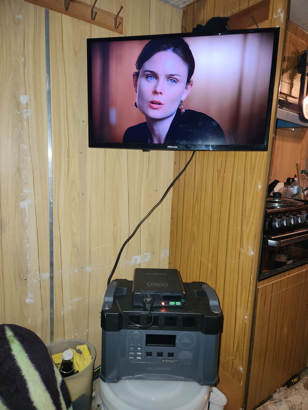 Customer photo review of ALLPOWERS S200 Portable Power Bank 200W 154Wh