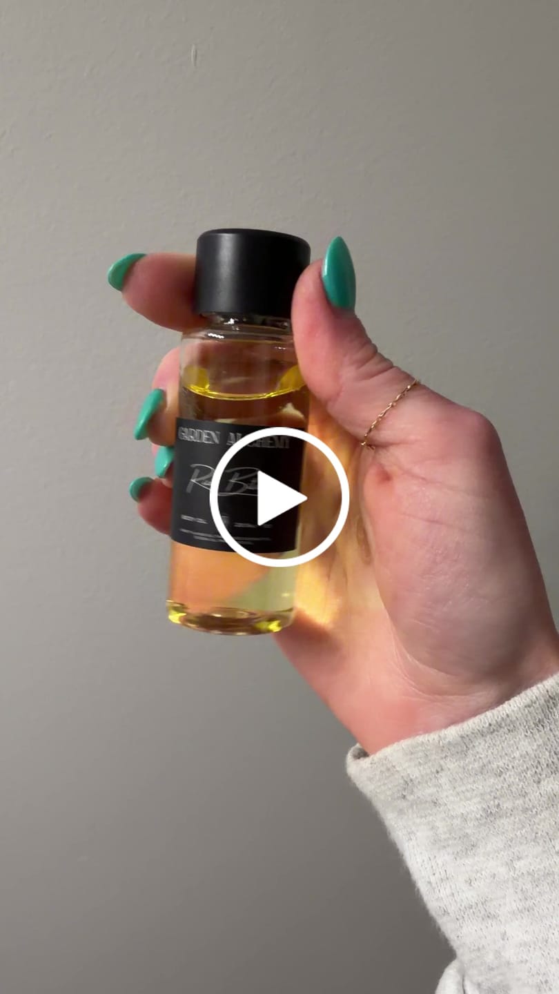 Customer video review of RICH BITCH BODY OIL (the return of the OG 1st formula)