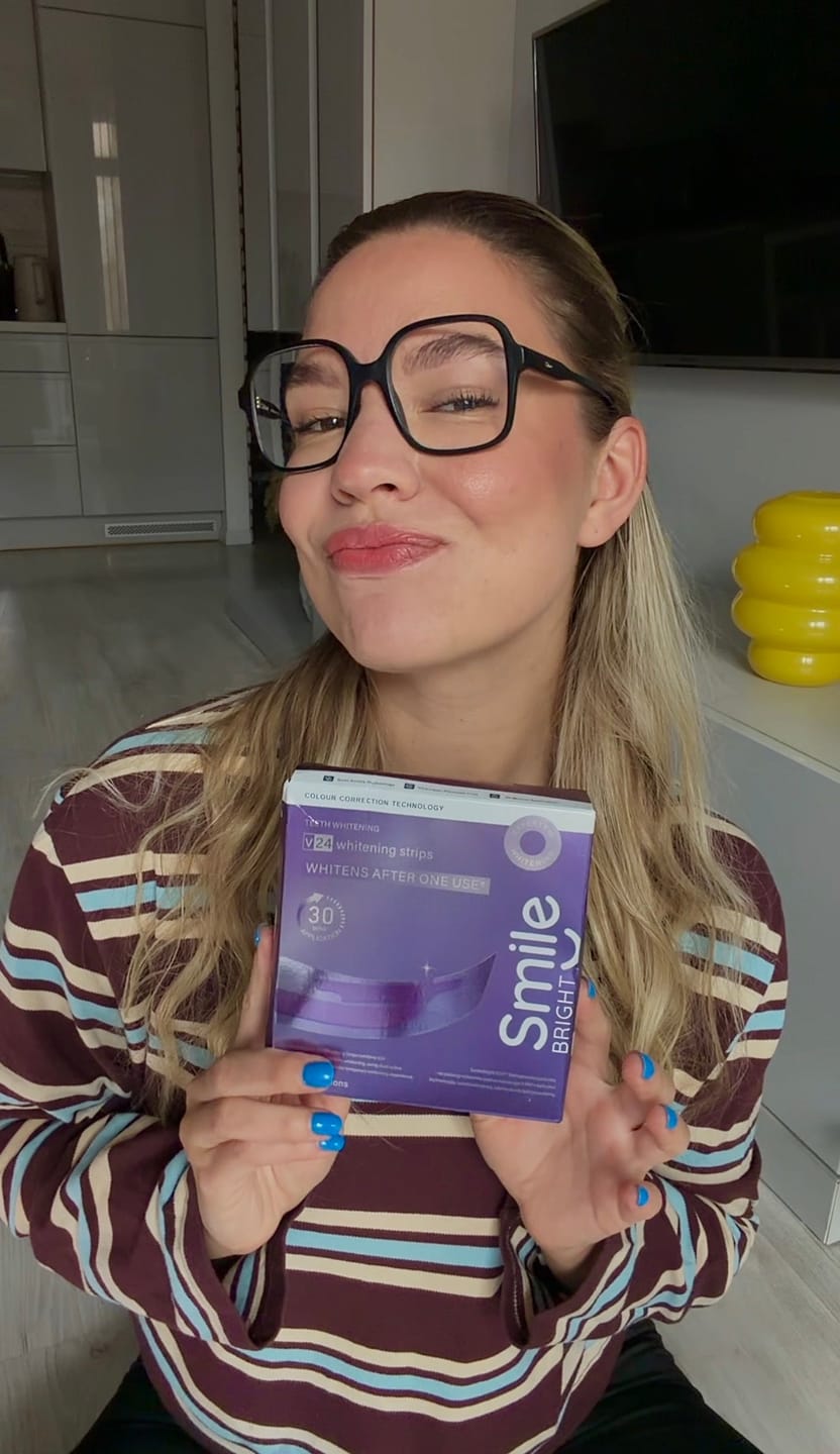 Customer photo review of V24 Violetinės Dantų Balinimo Juostelės