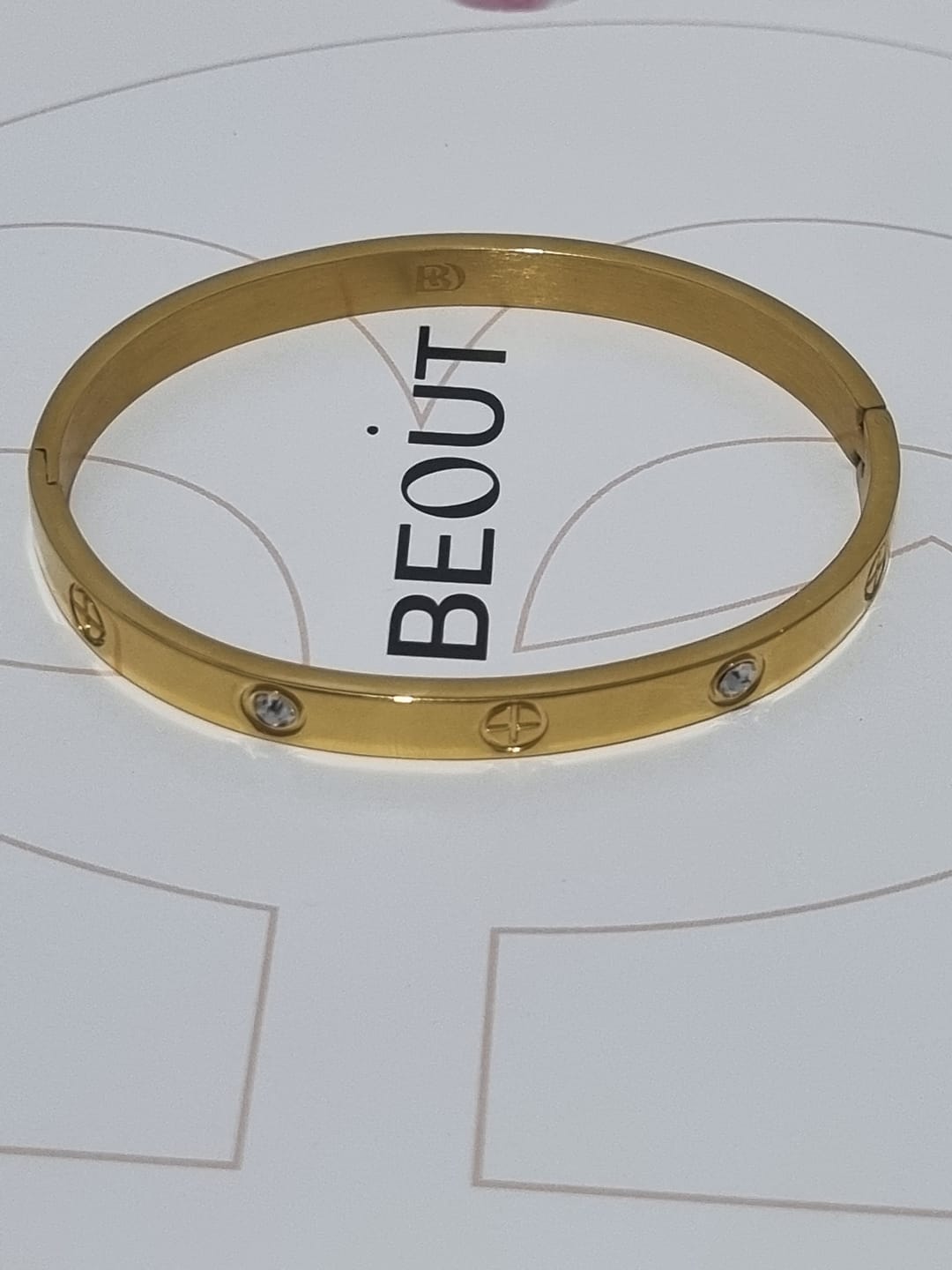 Customer photo review of Bracelete Pedras de Glamour Banhado em Ouro 18k