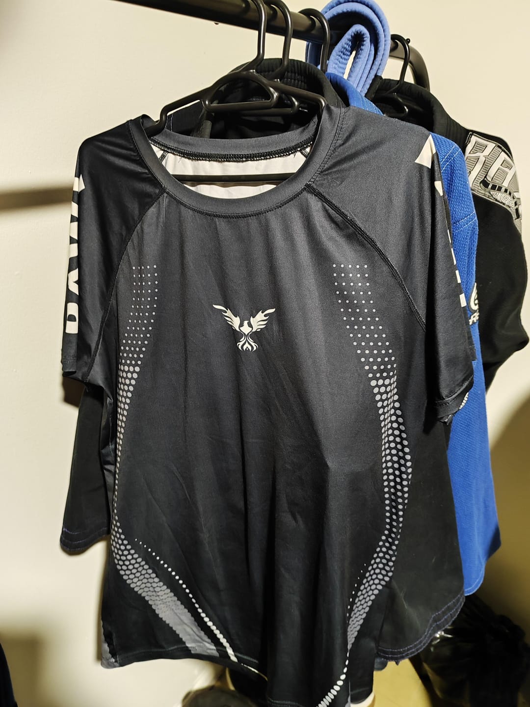 Customer photo review of RASH GUARD BW