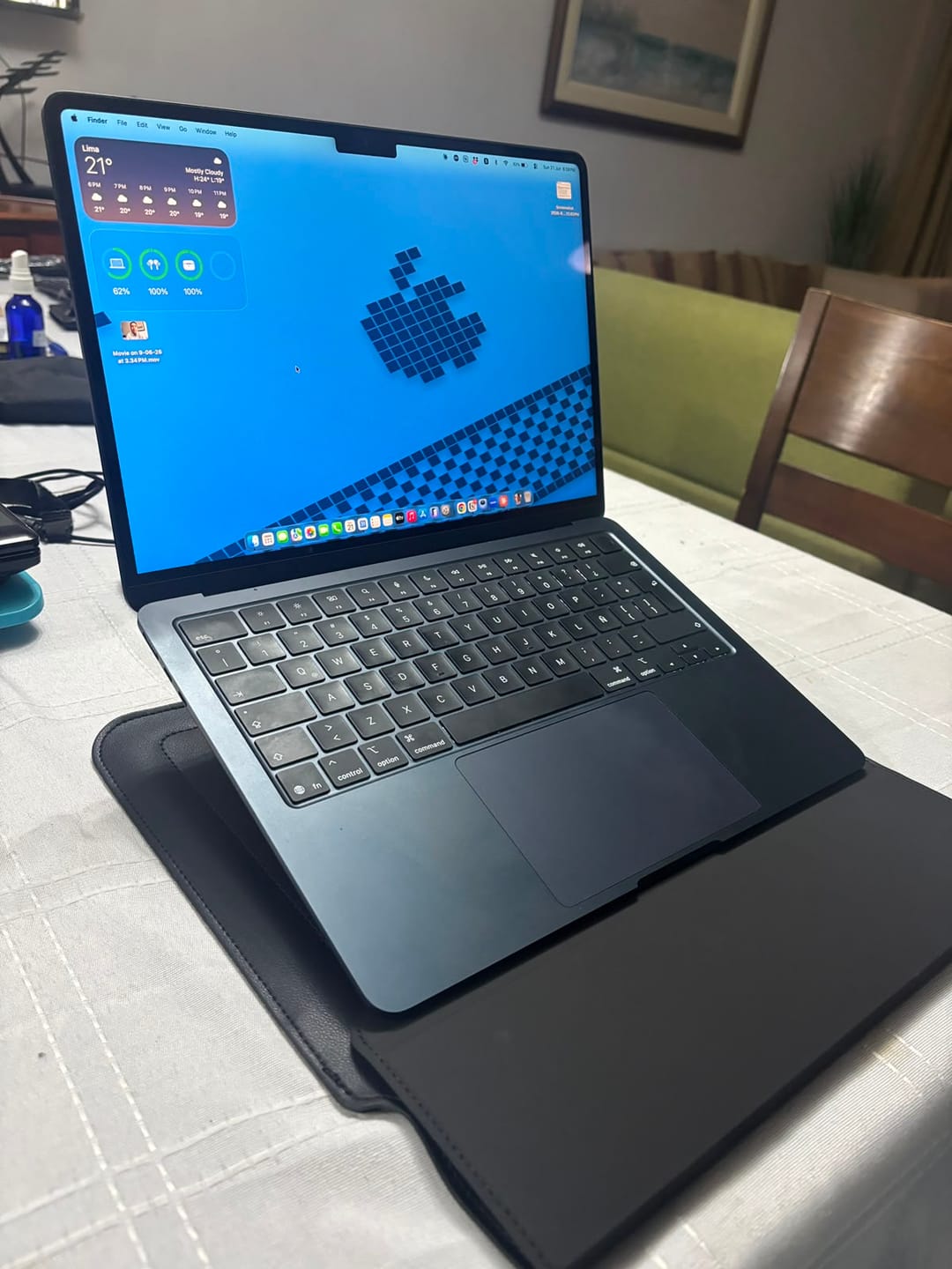 Customer photo review of Funda Notebook Smart Case