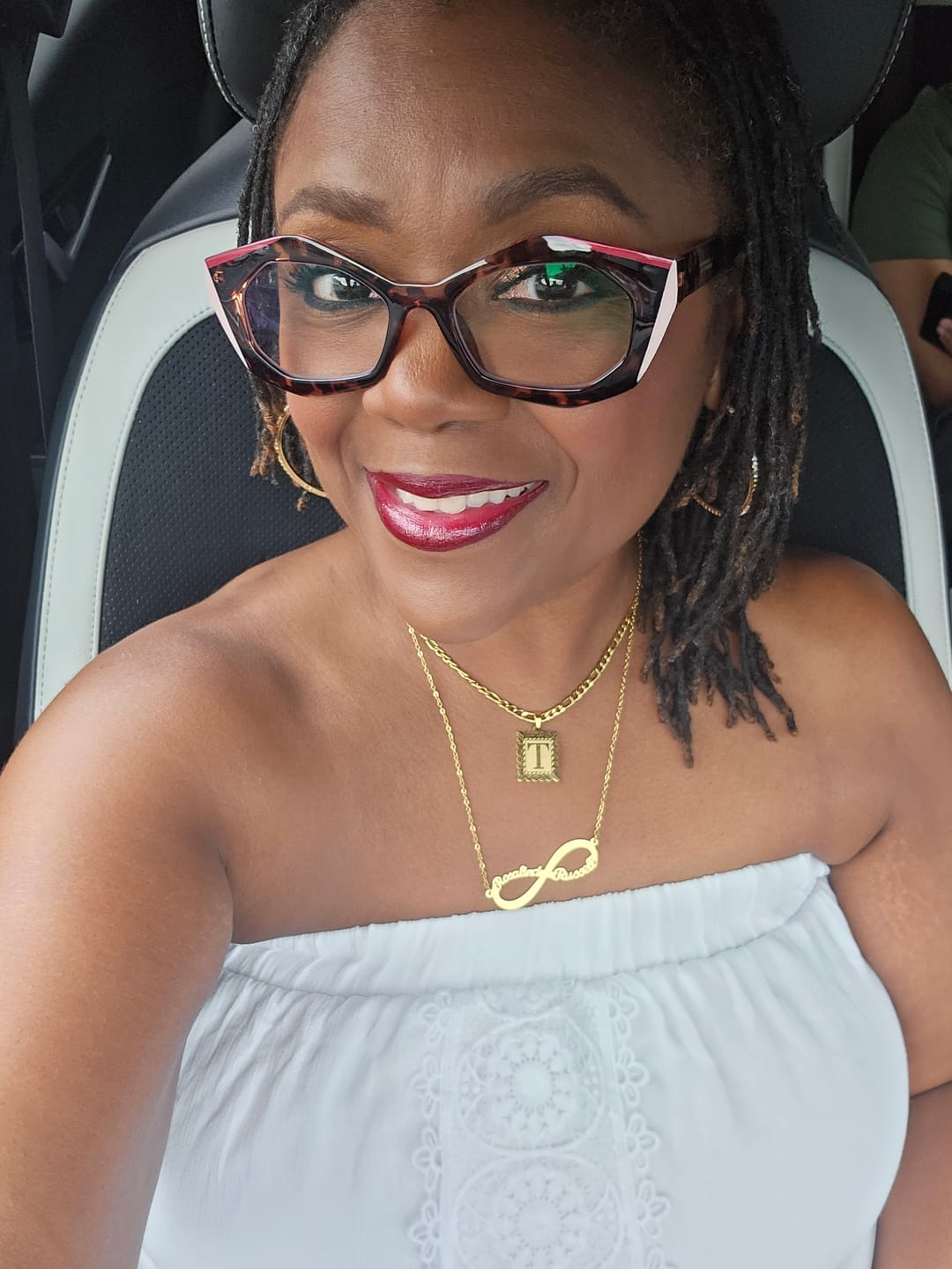Customer photo review of Infinity Pendant Name Necklace