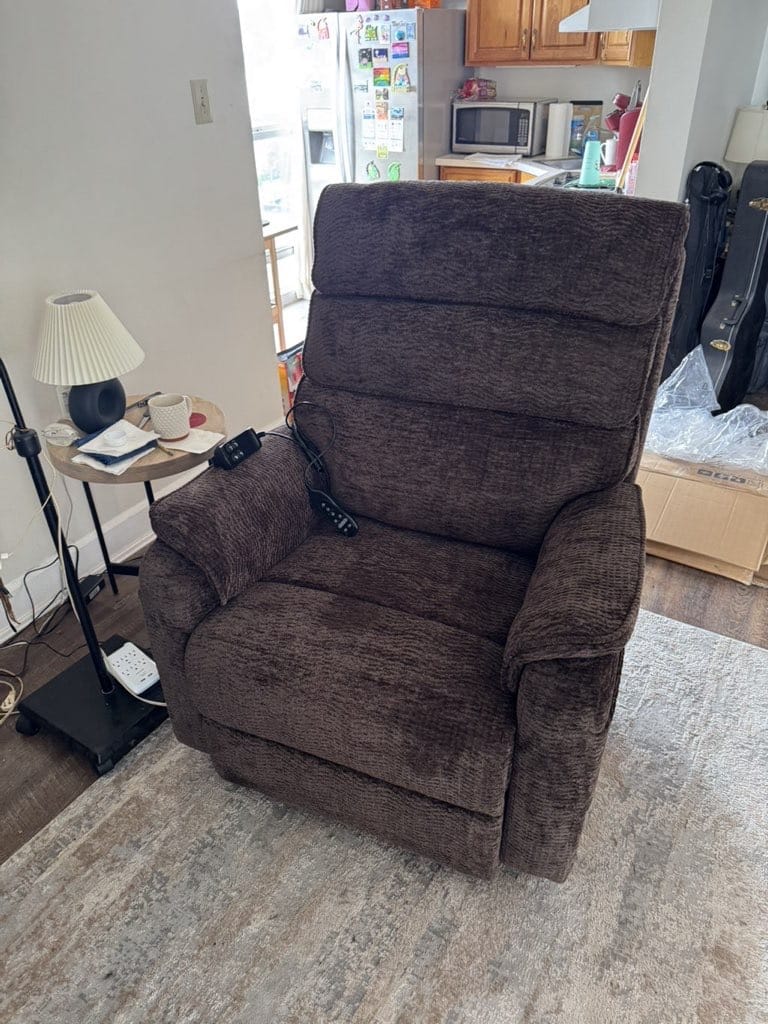 Customer photo review of 9188E Big Man Power Lift Recliner – Dual Motor, 400LBS, Lay Flat, Heat & Massage
