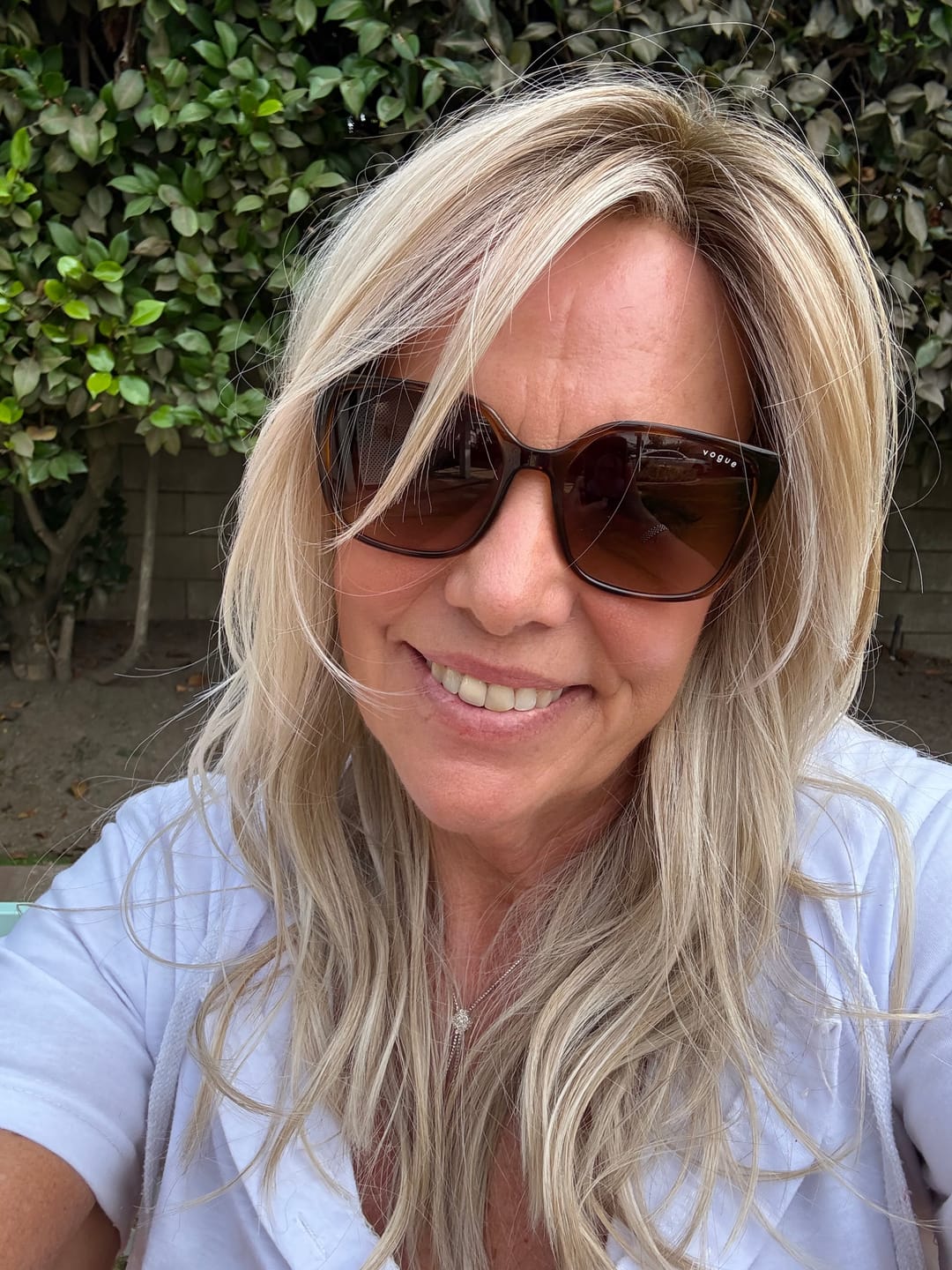 Customer photo review of SECRET LIASON - Paparazzi Blonde