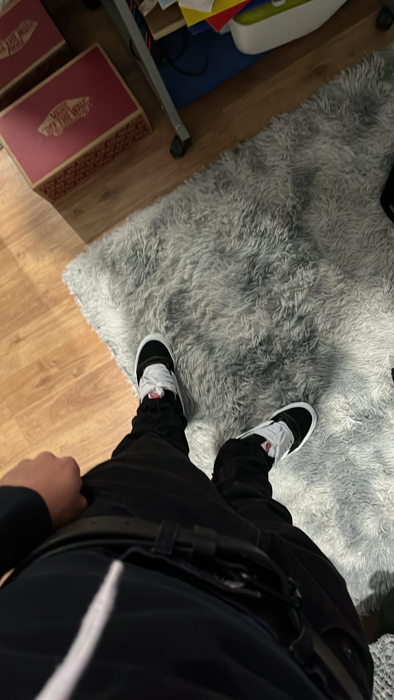 Customer photo review of Zapatilla Vans Knu Skool Unisex Negro