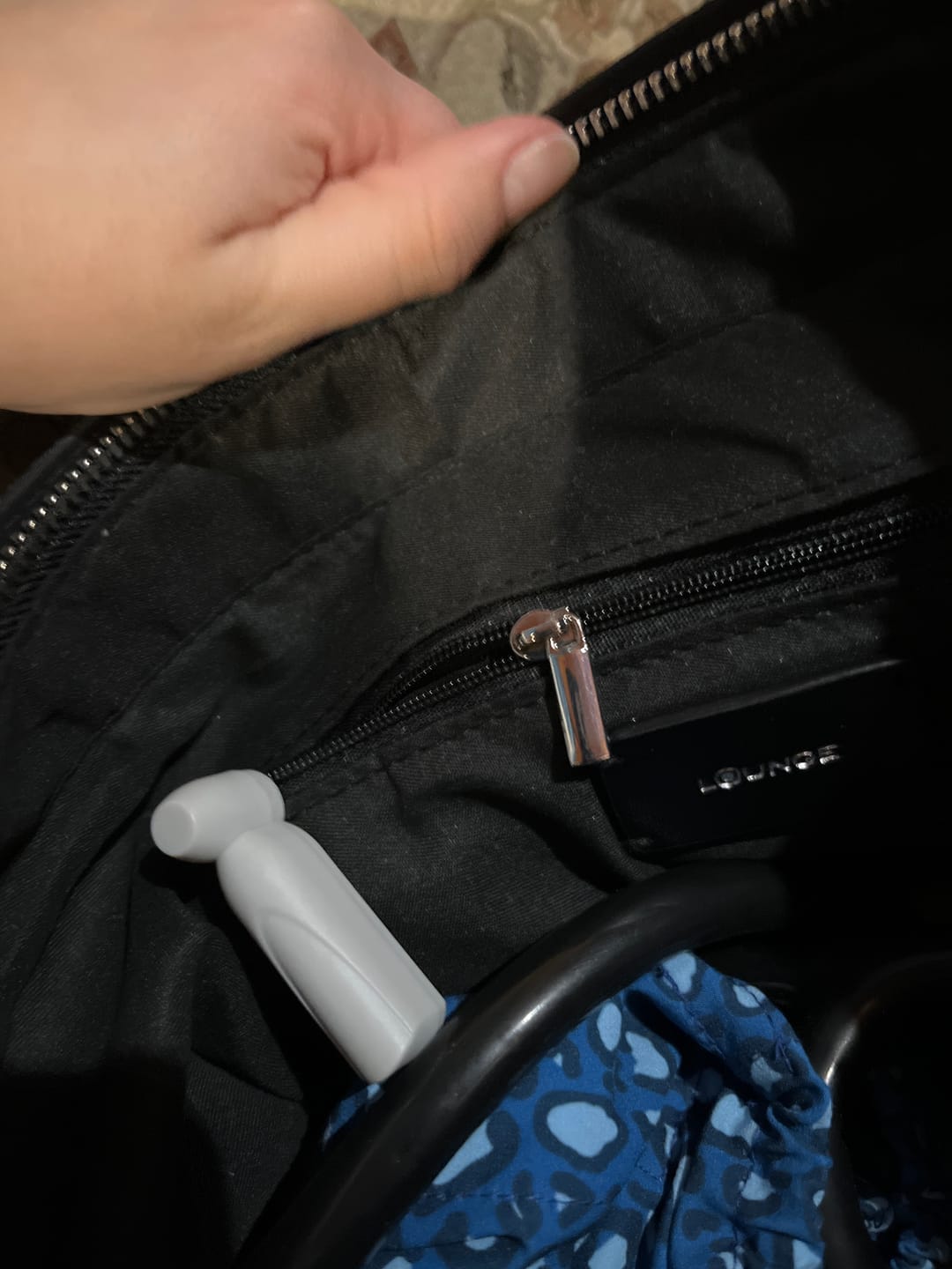 Customer photo review of Cartera De Hombro Notebook Nylon Straps Gruesos Llavero