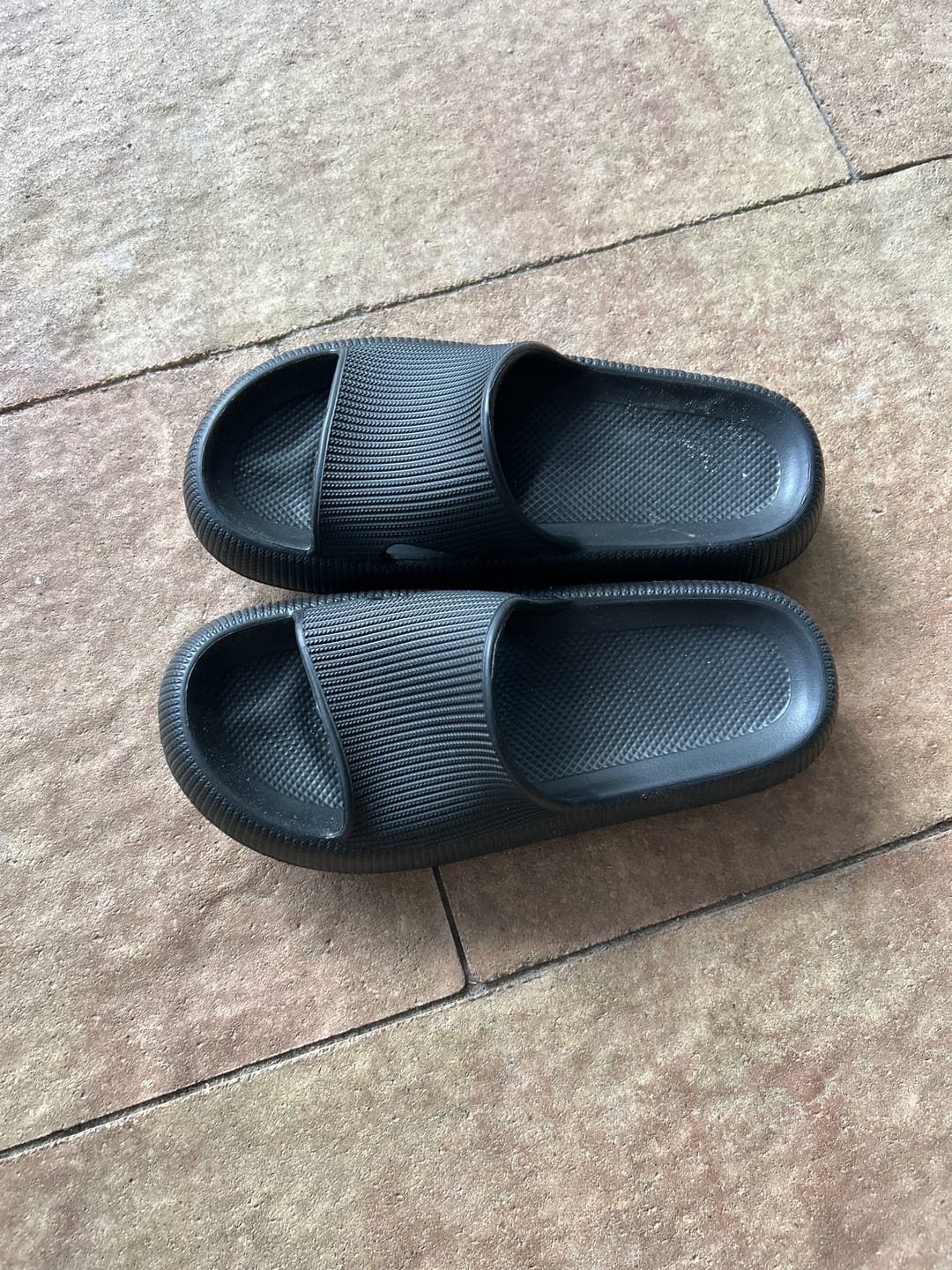 Customer photo review of HappyFlops Bogo