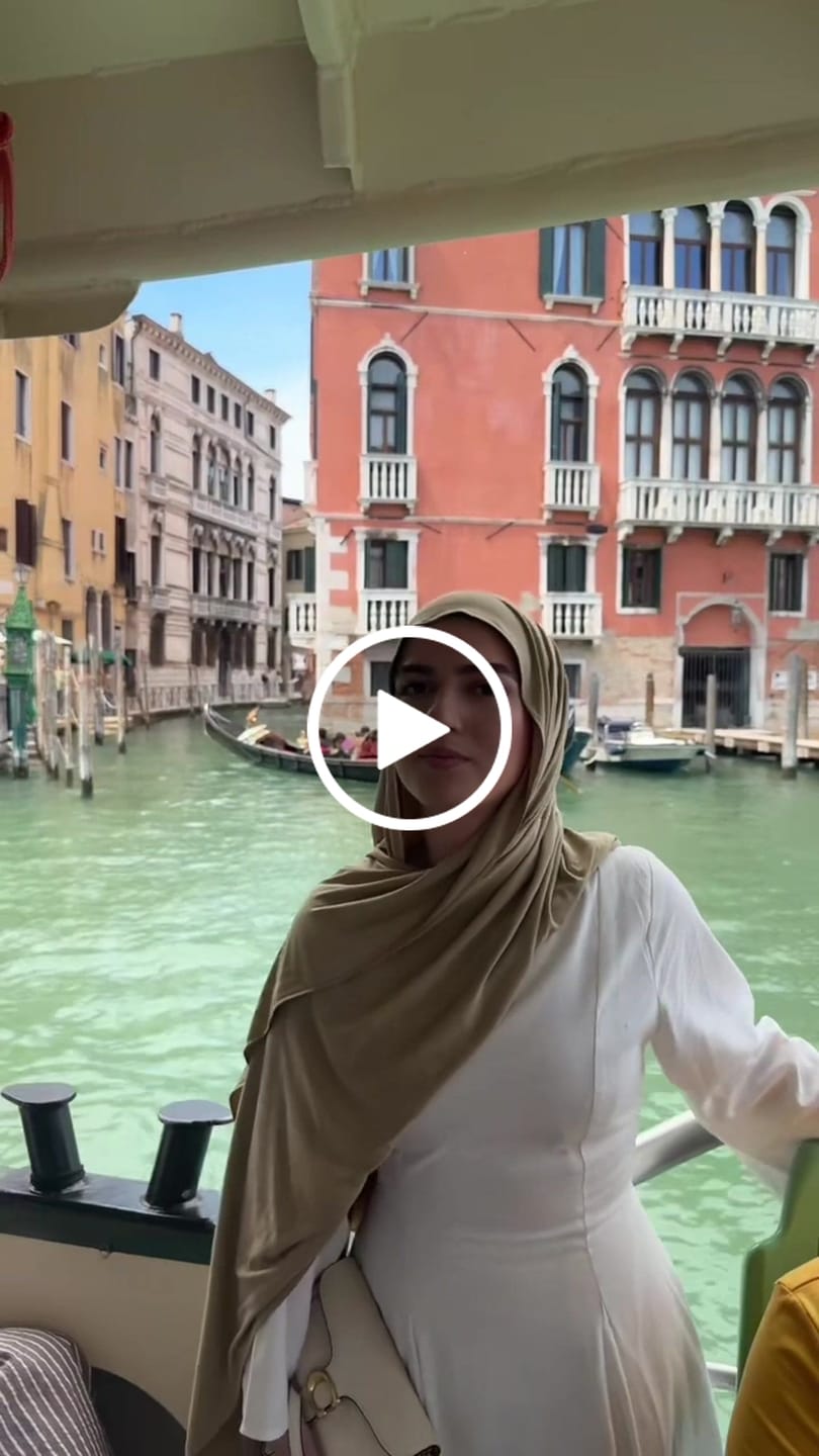 Customer video review of Linen Lace-Up Dress in Off-White