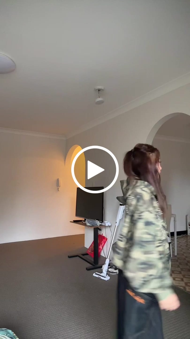 Customer video review of Aelfric Eden Camo Zip Up Hoodie