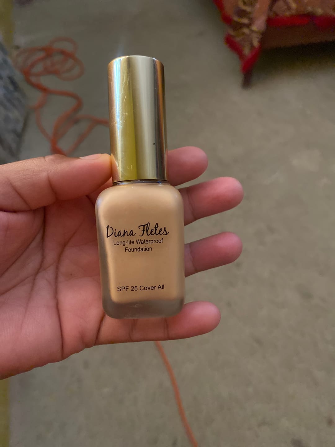 Customer photo review of Maquillaje Gold (A Prueba de Agua)