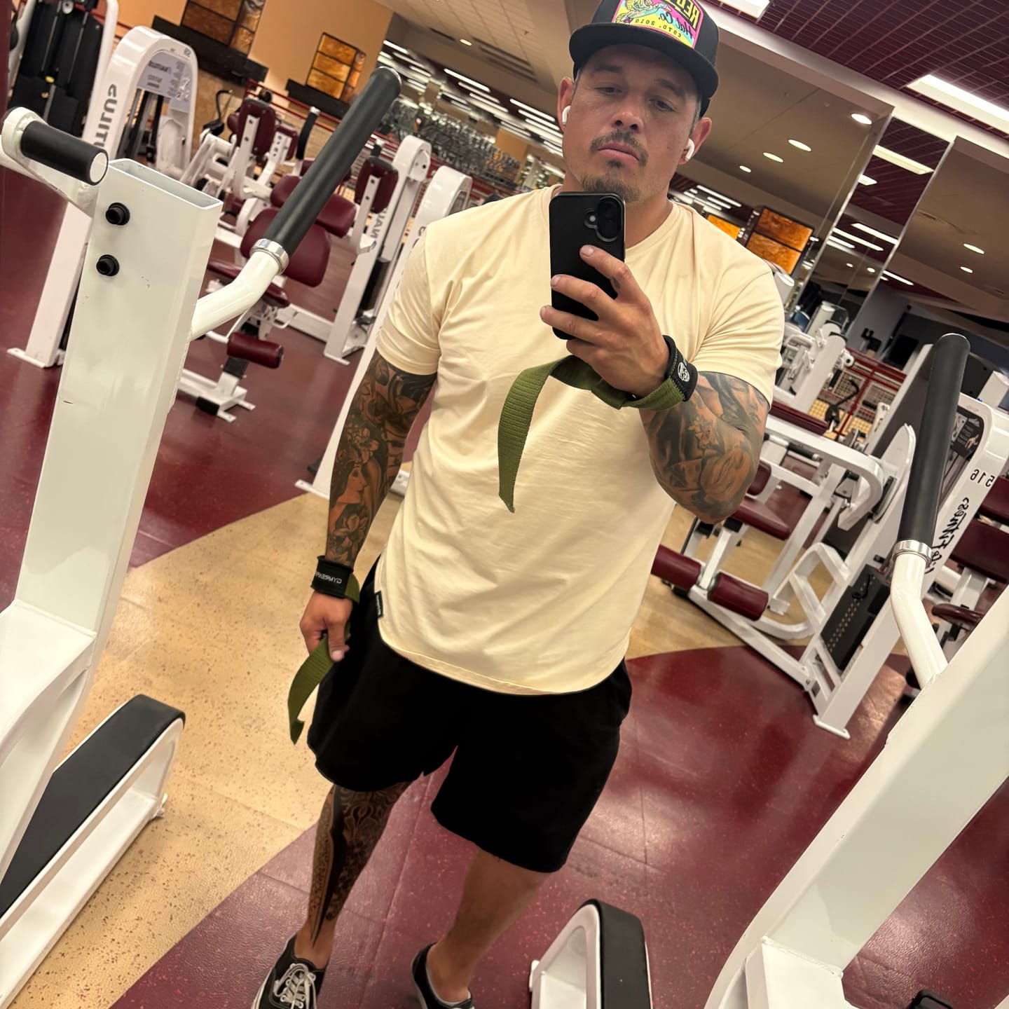 Customer photo review of 021 ESSENTIAL DROP-CUT T-SHIRT