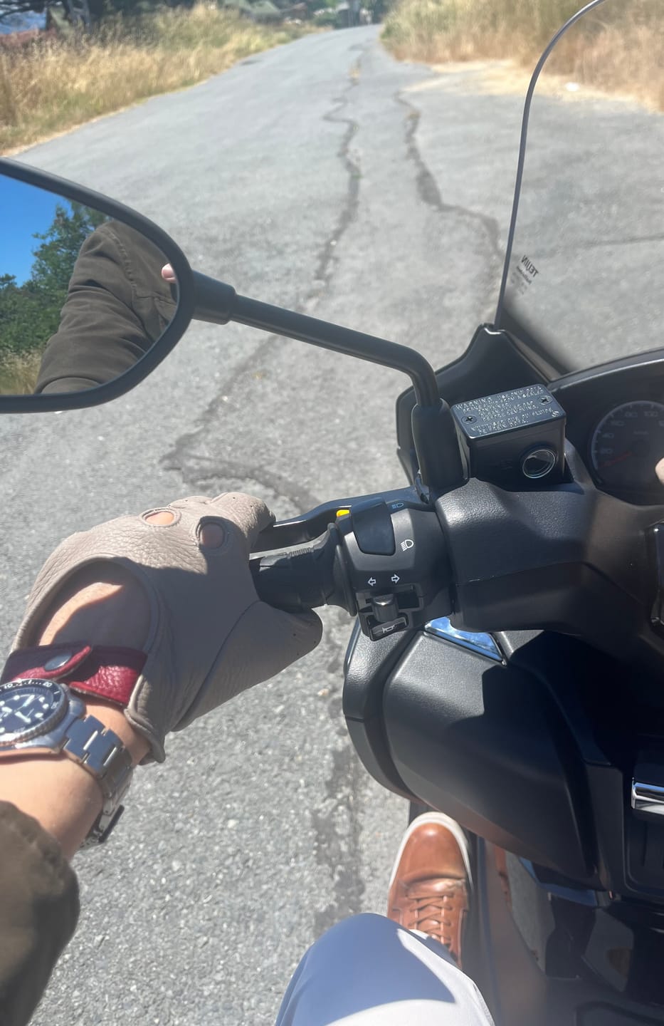 Customer photo review of Deri Sürücü Eldiveni Gri