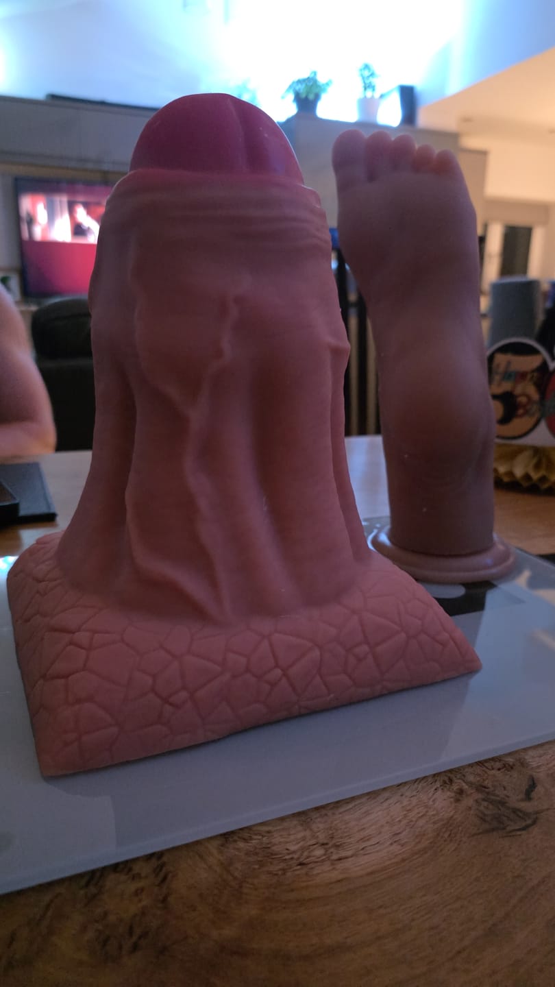 Customer photo review of Realistic Foot-Shaped Dildo with Suction Base