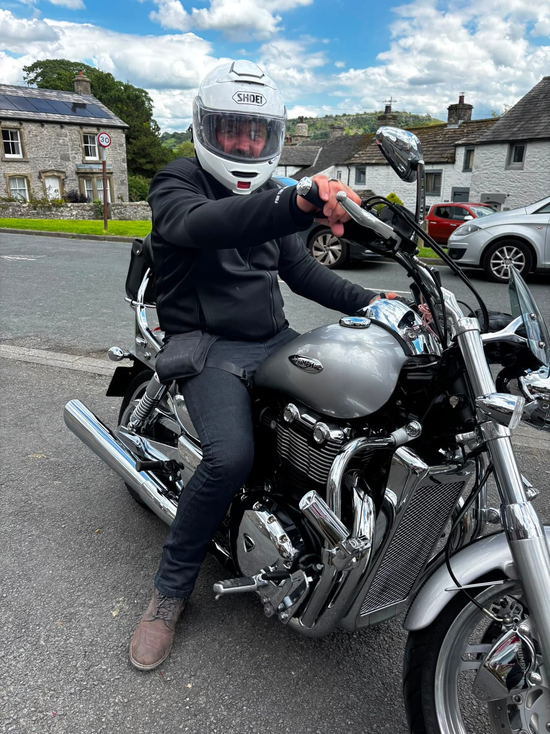Customer photo review of Roadskin Motorcycle Leather Leg Bag